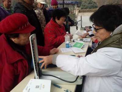 愛心義診進社區，健康服務暖人心——牌樓街道雅園社區開展便民健康咨詢活動